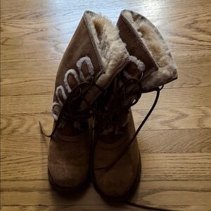 Ugg Brown Winter Boots Size 7. Sold as is.